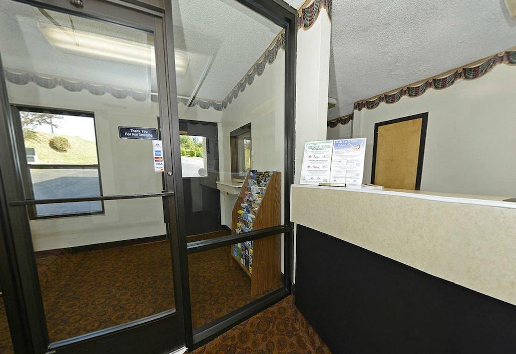 America'S Best Value Inn Стейтсвилл Экстерьер фото