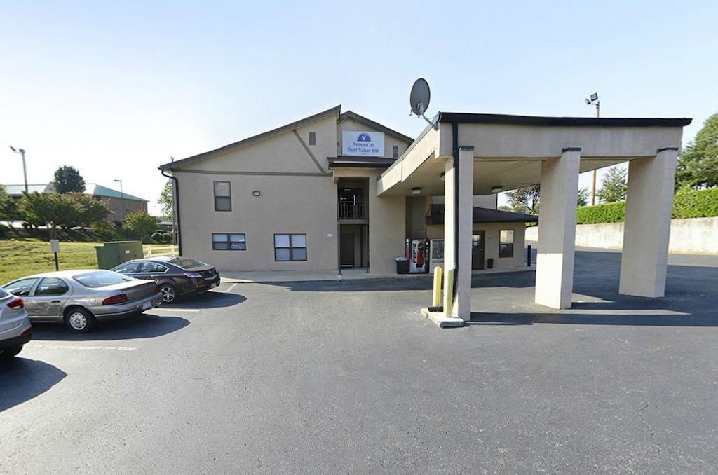 America'S Best Value Inn Стейтсвилл Экстерьер фото