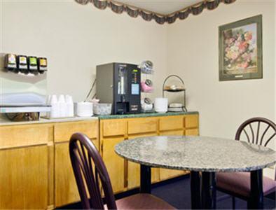 America'S Best Value Inn Стейтсвилл Ресторан фото